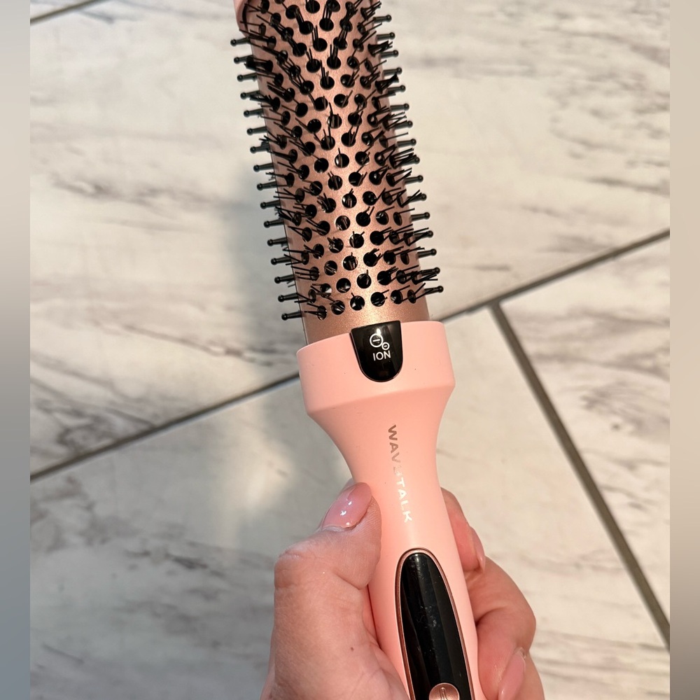 WavyTalk Thermal Hair Brush with Ionic Technology